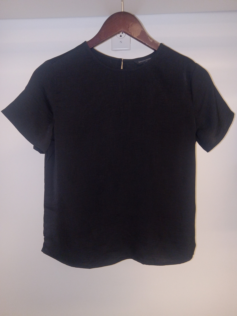 Banana Republic Black Short-Sleeve Crewneck Shirt